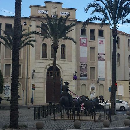 Centre Apartment Near Plaza De Toros Alicante Exterior photo